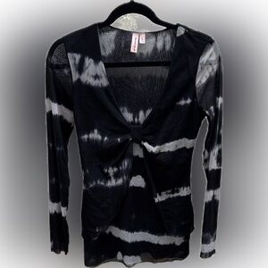 Sweet Pea | Black and White Tie-Dye Women’s Top with front knot